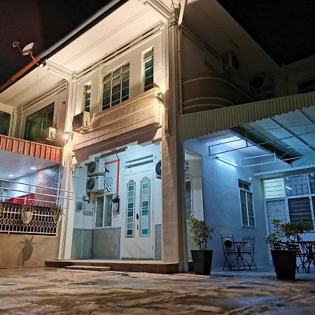 G Fortune Guest House Victoria Green Джорджтаун Экстерьер фото