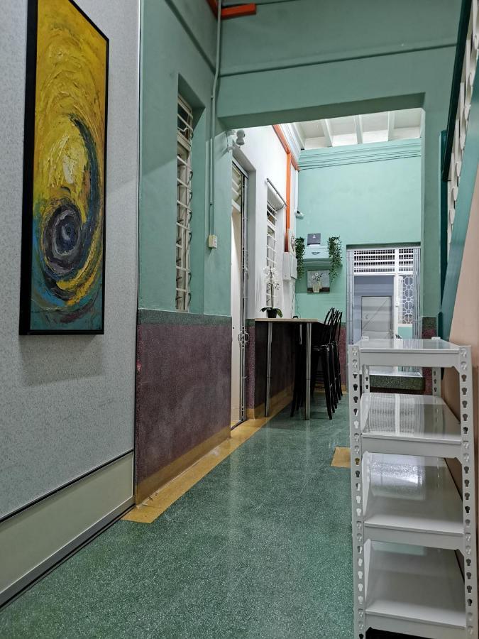 G Fortune Guest House Victoria Green Джорджтаун Экстерьер фото